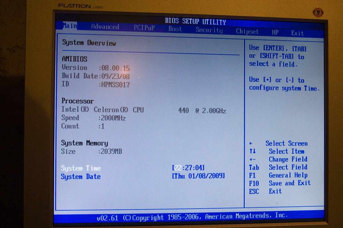 Перед установкой новой версии BIOS нужно узнать версию вашей прошивки и модель платы через BIOS Setup Utility